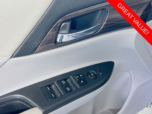 Used 2016 Honda Accord EX image 17