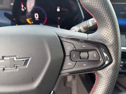 Used 2025 Chevrolet Trax RS w/ Sunroof Package image 22