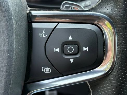 Used 2019 Volvo XC40 T5 R-Design AWD/4WD image 30
