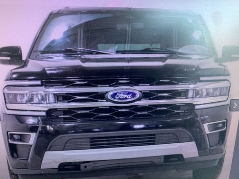 Used 2023 Ford Expedition Limited AWD/4WD image 17