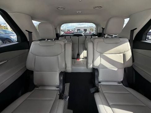 Certified 2026 Ford Explorer Active w/ Active Comfort Package RWD image 35