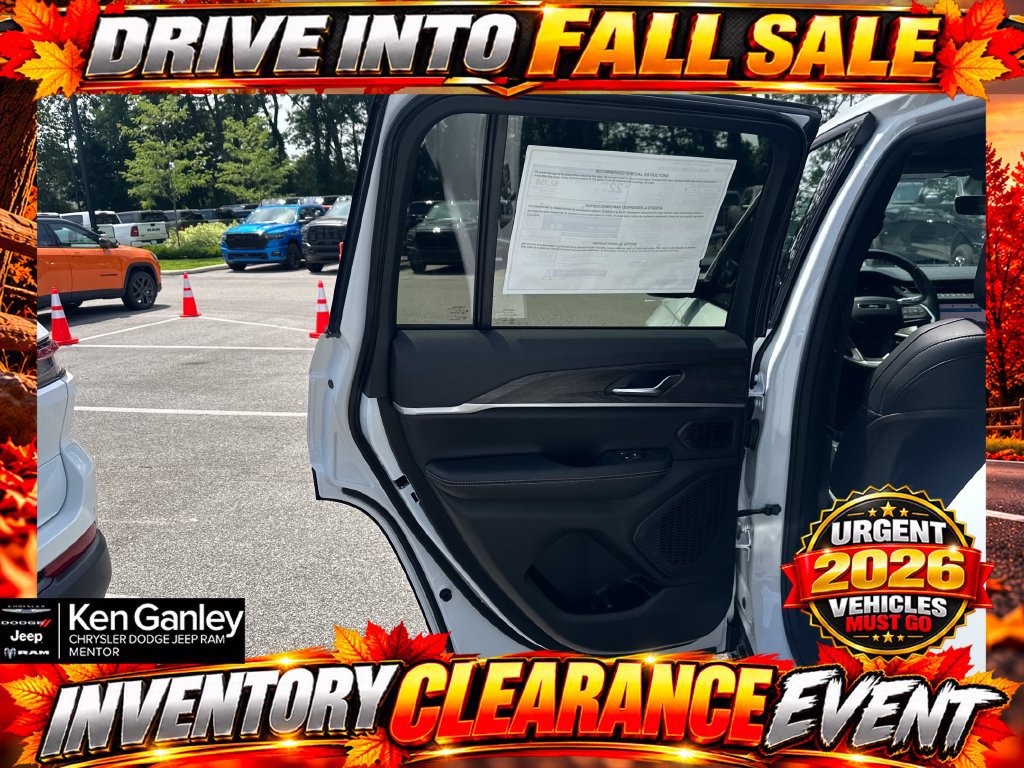 New 2026 Jeep Grand Cherokee Limited w/ Limited Altitude Package AWD/4WD image 21
