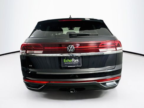Used 2025 Volkswagen Atlas Cross Sport SE FWD image 7