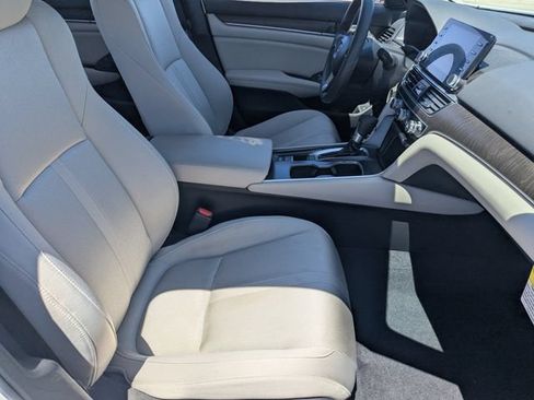 Certified 2020 Honda Accord EX image 10