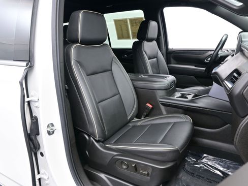 Used 2021 GMC Yukon SLT w/ SLT Premium Package image 14