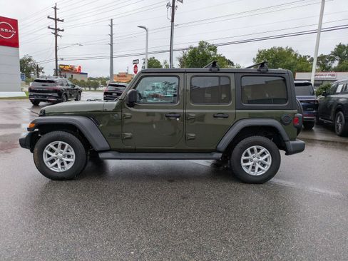 Used 2023 Jeep Wrangler Unlimited Sport AWD/4WD image 7