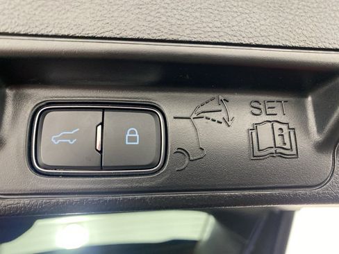 Used 2022 Ford Explorer XLT w/ Equipment Group 202A image 16