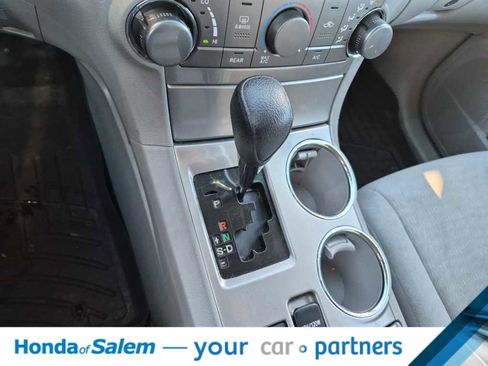 Used 2012 Toyota Highlander 4WD image 17