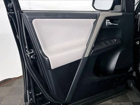Used 2017 Toyota RAV4 XLE image 22