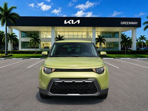 Used 2015 Kia Soul FWD image 2