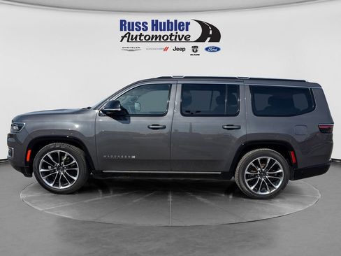 Used 2024 Jeep Wagoneer Series III w/ Premium Group I AWD/4WD image 2