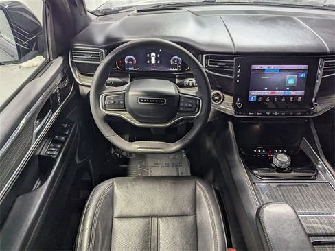 Used 2022 Jeep Wagoneer Series III w/ Flexible Seating Group image 7