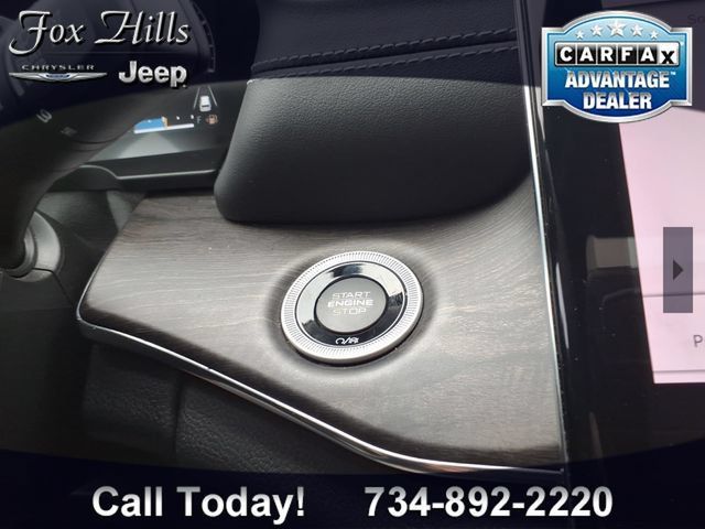 Certified 2023 Jeep Grand Cherokee Overland w/ Luxury Tech Group IV AWD/4WD image 26