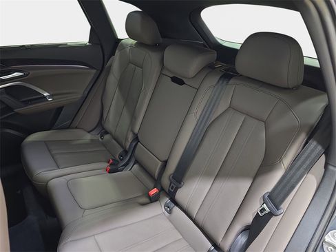 New 2025 Audi Q5 Prestige image 14