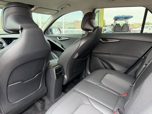 Used 2024 Kia Niro EX FWD image 32