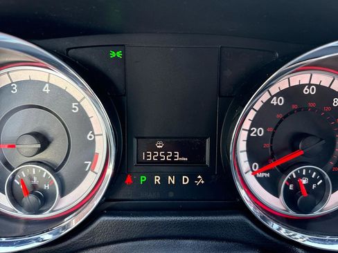 Used 2019 Dodge Grand Caravan SXT image 16