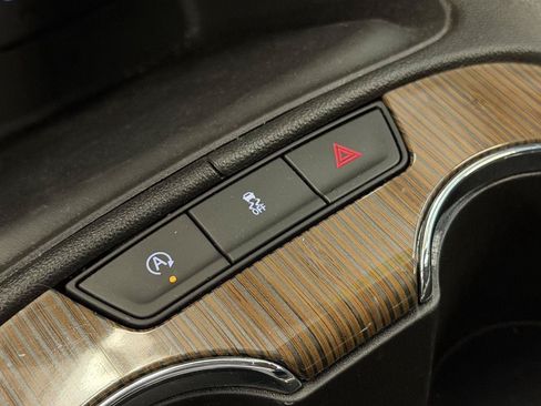 Used 2023 GMC Acadia SLE w/ Driver Convenience Package AWD/4WD image 17