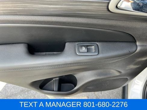 Used 2021 Jeep Grand Cherokee Laredo w/ Security & Convenience Group AWD/4WD image 32