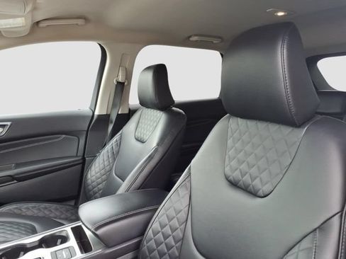Used 2023 Ford Edge Titanium AWD/4WD image 17