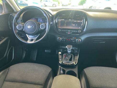 Used 2020 Kia Soul EX FWD image 16