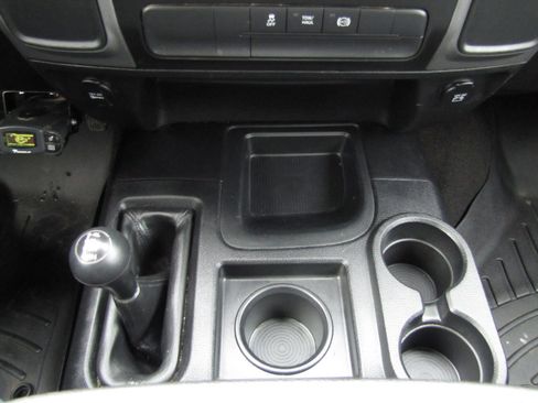 Used 2015 RAM 2500 Tradesman w/ Chrome Appearance Group image 12