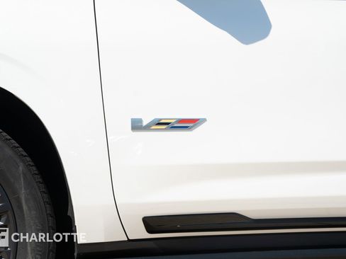 Used 2023 Cadillac Escalade V w/ LPO, ONYX Package image 6