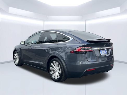 Used 2020 Tesla Model X Long Range AWD/4WD image 3