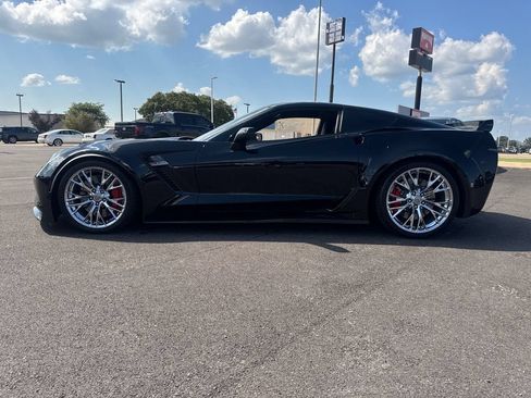 Used 2017 Chevrolet Corvette Z06 RWD image 3