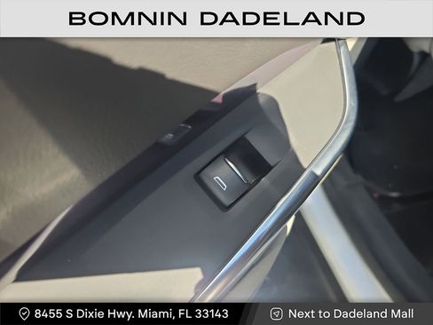 Used 2023 Cadillac XT4 Luxury image 12