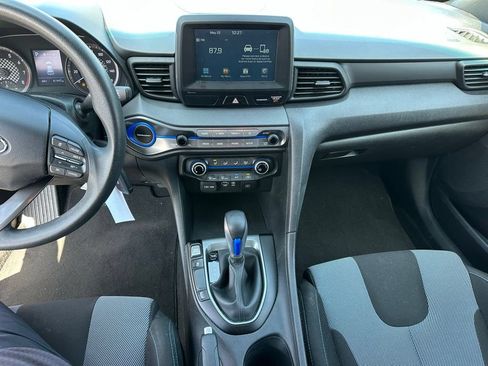 Used 2020 Hyundai Veloster 2.0 FWD image 9