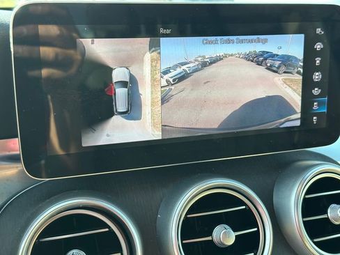 Used 2021 Mercedes-Benz GLC 300 4MATIC w/ Driver Assistance Package image 33