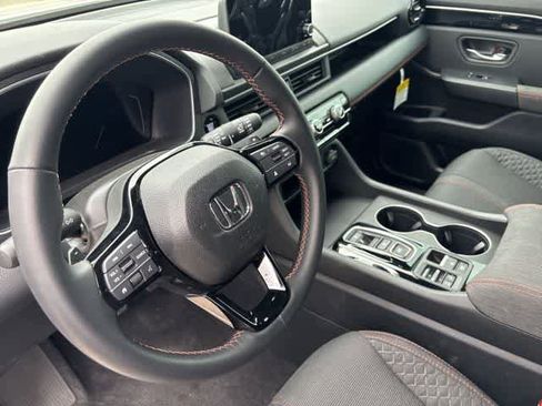 Used 2025 Honda Pilot Sport image 10