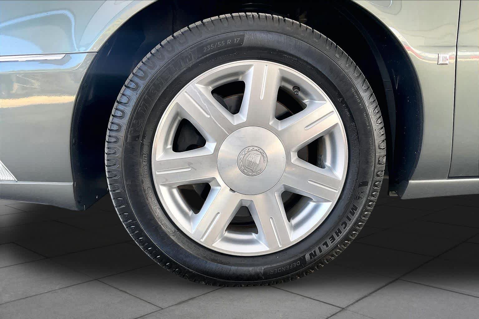 Used 2007 Cadillac DTS Luxury I FWD image 10