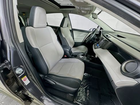 Used 2016 Toyota RAV4 XLE FWD image 32