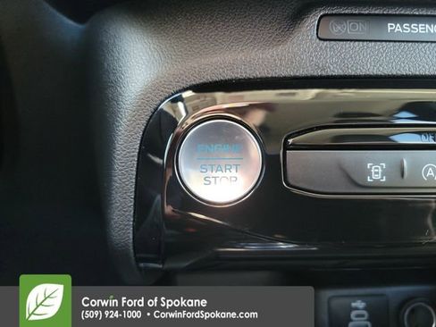 Used 2025 Ford Escape Platinum image 29