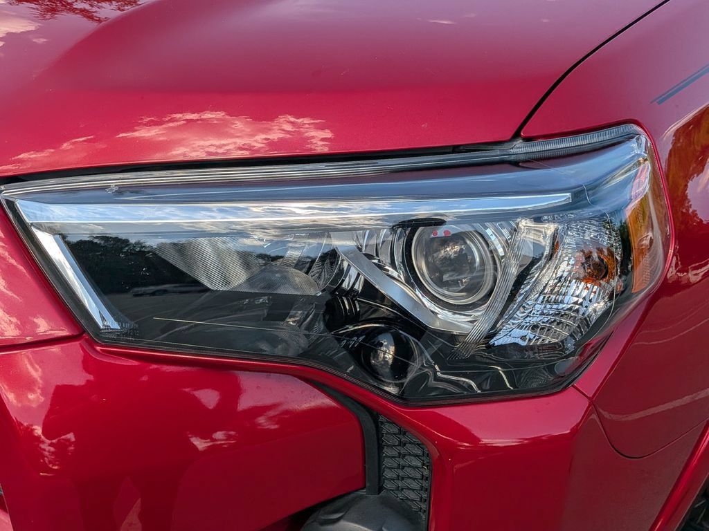 Used 2019 Toyota 4Runner TRD Off-Road Premium AWD/4WD image 6
