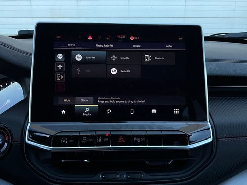 Used 2025 Jeep Compass Trailhawk image 32