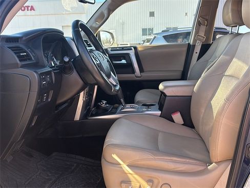 Used 2016 Toyota 4Runner SR5 Premium image 17