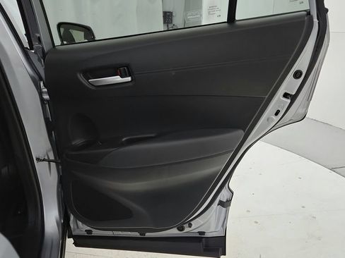 Used 2022 Toyota Corolla Cross XLE w/ Convenience Package AWD/4WD image 19