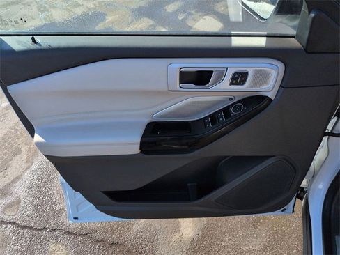 Used 2023 Ford Explorer Platinum w/ Technology Package image 6