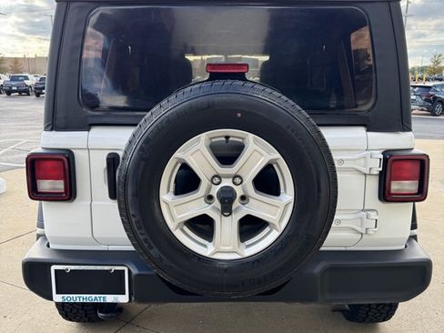 Used 2022 Jeep Wrangler Unlimited Sport image 4