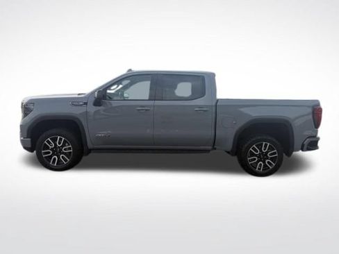 Used 2024 GMC Sierra 1500 AT4 w/ Technology Package AWD/4WD image 4