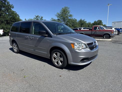 Used 2013 Dodge Grand Caravan SE FWD image 1