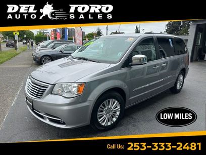 Used 2016 Chrysler Town & Country Limited
