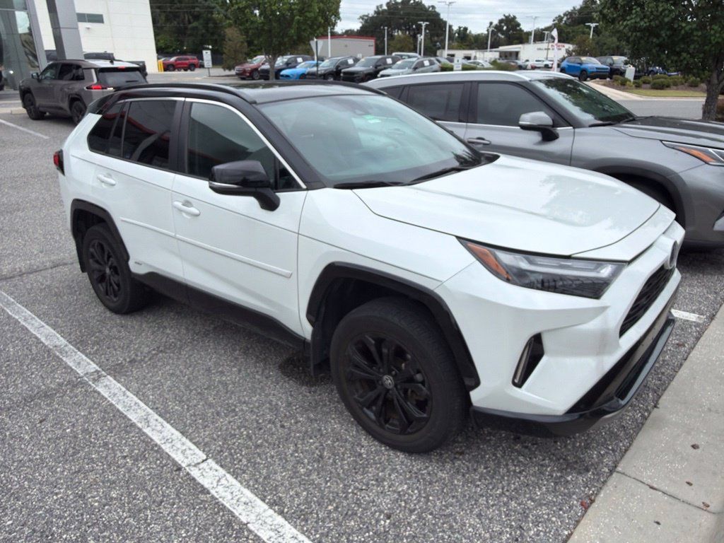 Used 2024 Toyota RAV4 XSE AWD/4WD image 2