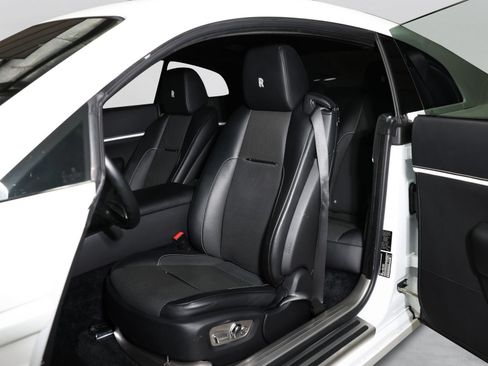 Used 2019 Rolls-Royce Wraith RWD image 44
