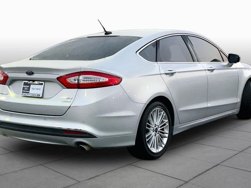 Used 2016 Ford Fusion SE w/ Equipment Group 202A FWD image 13