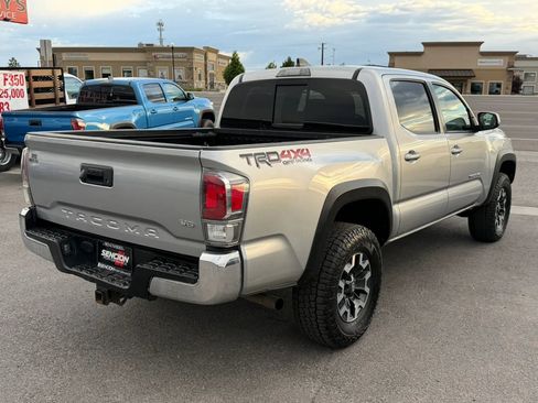 Used 2022 Toyota Tacoma TRD Off-Road AWD/4WD image 6