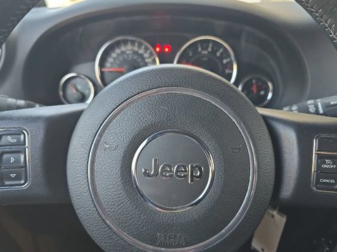 Used 2014 Jeep Wrangler Unlimited Rubicon w/ Dual Top Group AWD/4WD image 21