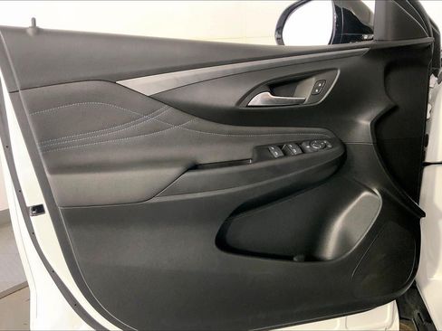 Used 2025 Buick Envista Sport Touring FWD image 24